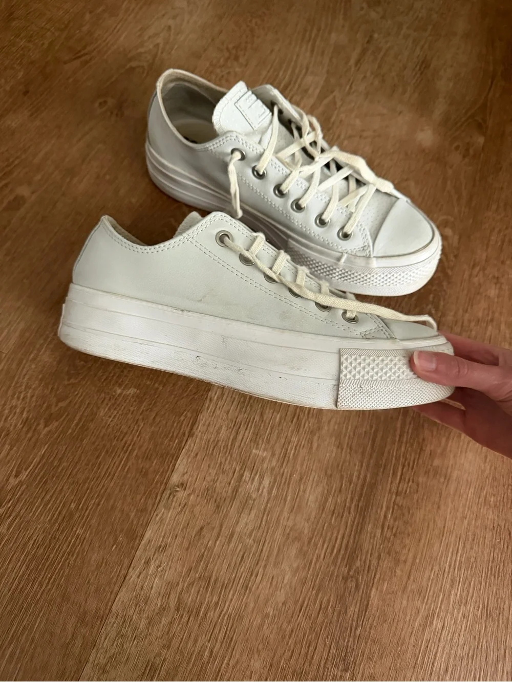 Converse Platform Sneaker, size 7